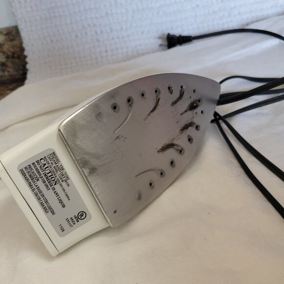 Durabrand Steam Iron TSK-7538S lightweight dial TESTED-WORKS clothes crafts EUC - Picture 8 of 10